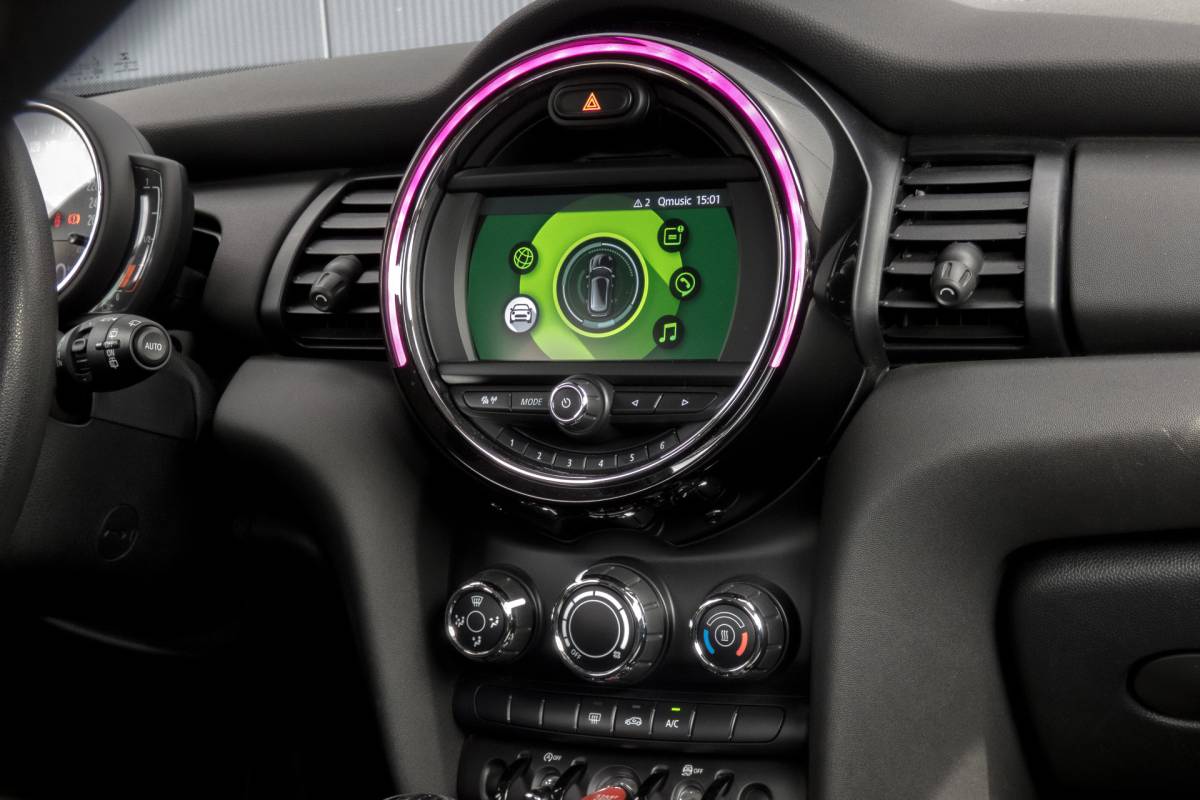 MINI 5-Deurs Mini 5-Deurs 1.5 One | Parkeersensoren | Airco | Bluetooth | Lichtmetalen velgen