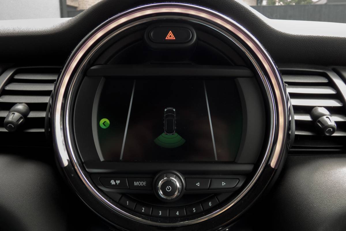 MINI 5-Deurs Mini 5-Deurs 1.5 One | Parkeersensoren | Airco | Bluetooth | Lichtmetalen velgen