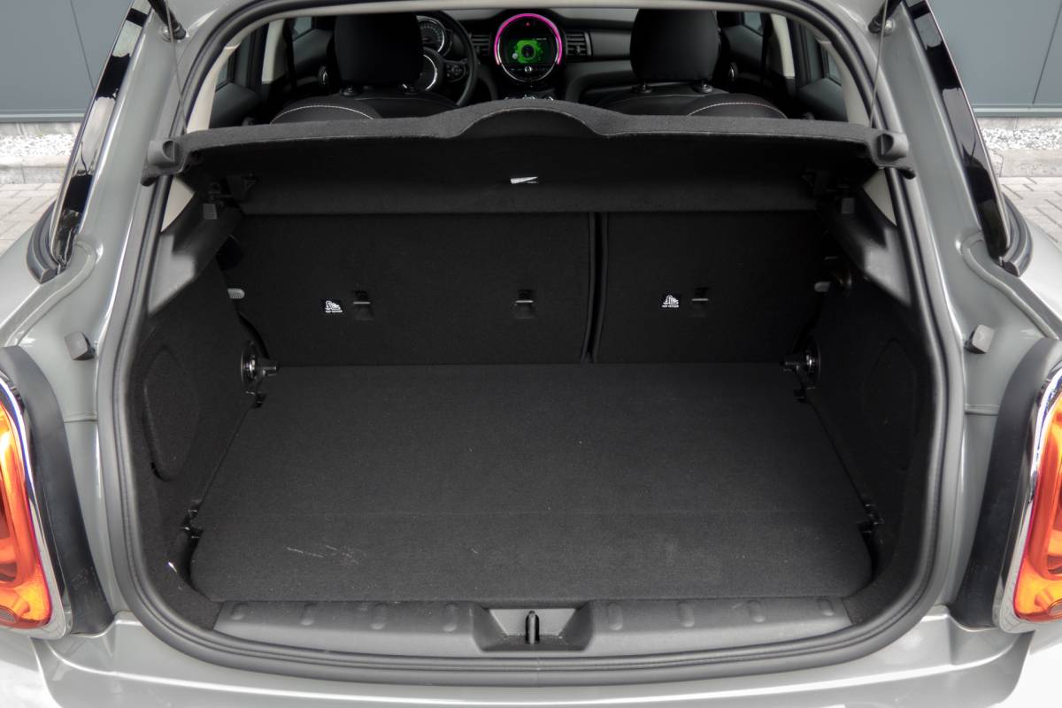 MINI 5-Deurs Mini 5-Deurs 1.5 One | Parkeersensoren | Airco | Bluetooth | Lichtmetalen velgen