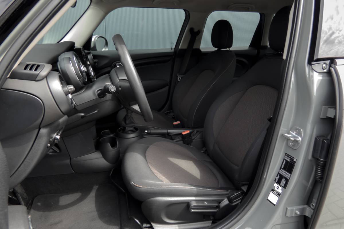 MINI 5-Deurs Mini 5-Deurs 1.5 One | Parkeersensoren | Airco | Bluetooth | Lichtmetalen velgen