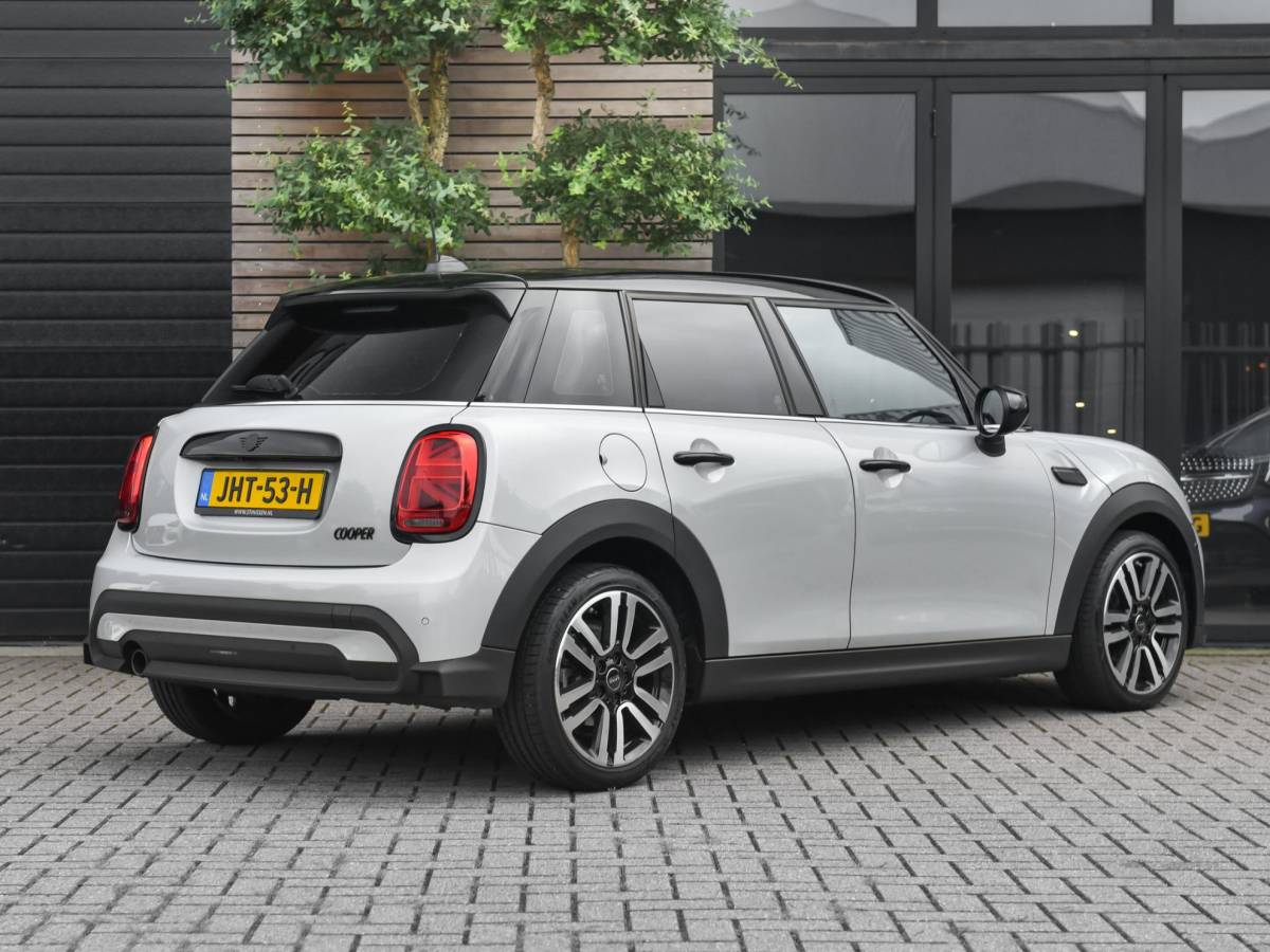 MINI 5-Deurs MINI 5-Deurs 1.5 Cooper Business Edition Leer Camera Led Navi Cruise