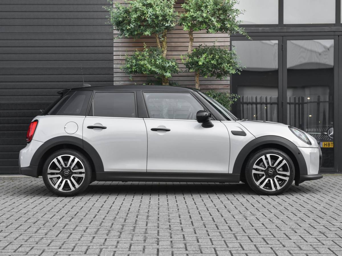 MINI 5-Deurs MINI 5-Deurs 1.5 Cooper Business Edition Leer Camera Led Navi Cruise