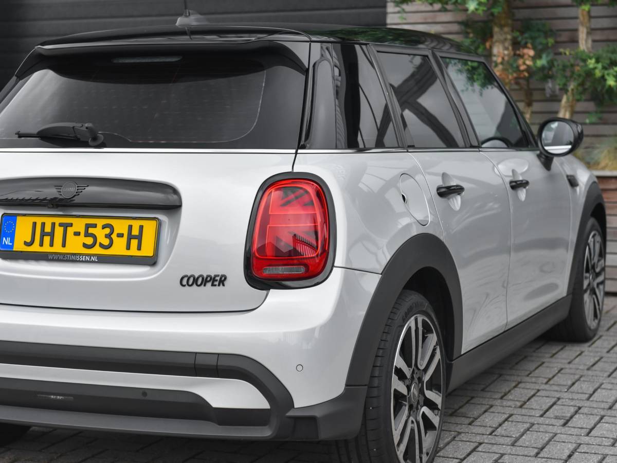 MINI 5-Deurs MINI 5-Deurs 1.5 Cooper Business Edition Leer Camera Led Navi Cruise
