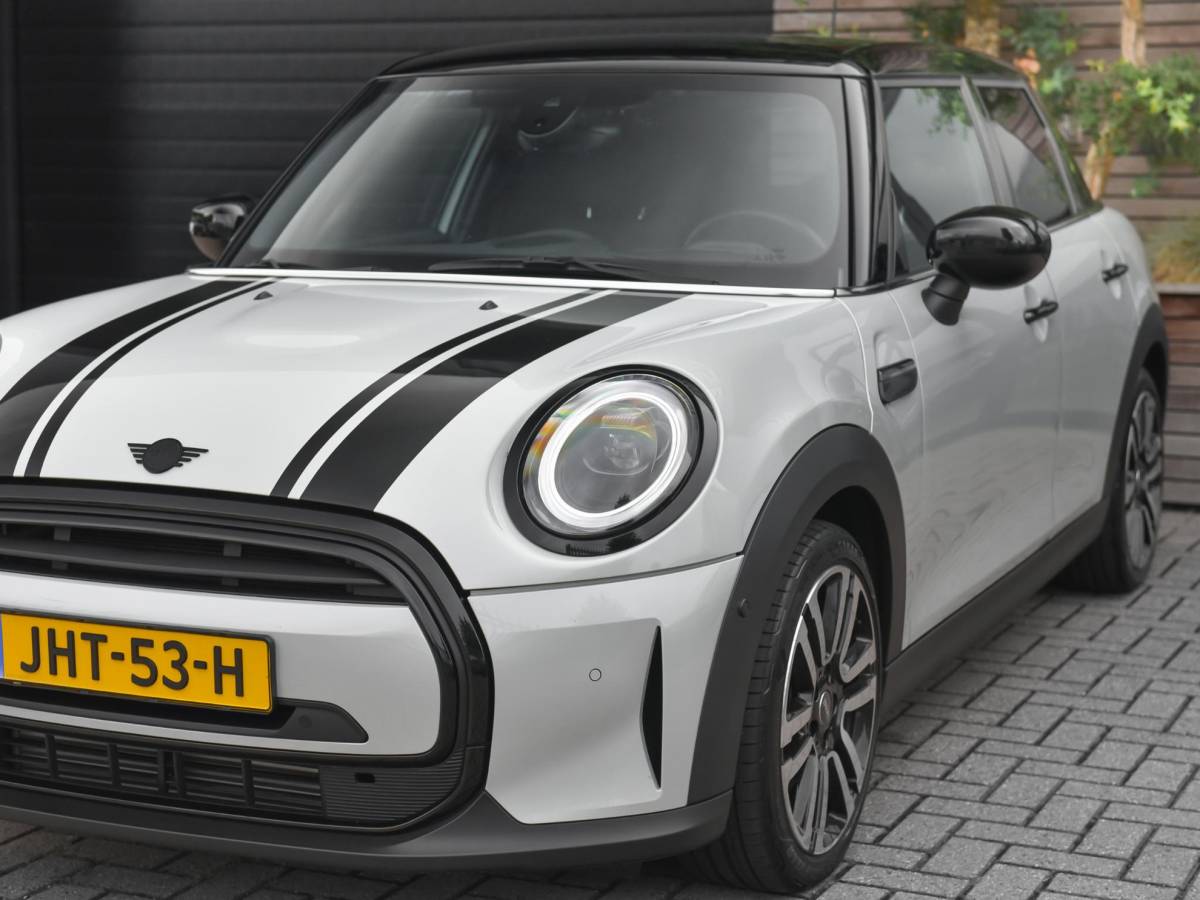 MINI 5-Deurs MINI 5-Deurs 1.5 Cooper Business Edition Leer Camera Led Navi Cruise