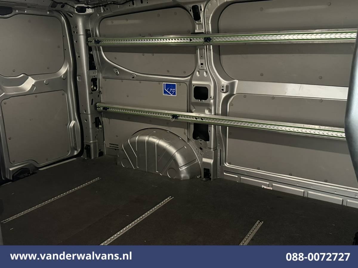 Ford Transit Custom Ford Transit Custom 2.0 TDCI 136pk L1H1 Euro6 Airco | Navigatie | LED | Apple Carplay | Adaptieve Cruisecontrol | Leder Stuur Android Auto, Verwarmde voorruit, Stoelverwarming, Parkeersensoren, Bijrijdersbank, 2590kg trekvermogen
