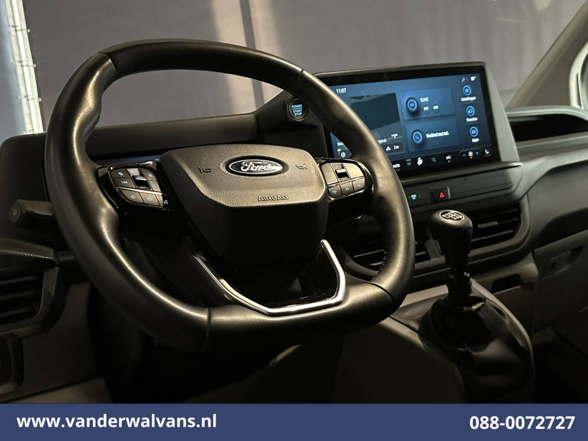Ford Transit Custom Ford Transit Custom 2.0 TDCI 136pk L1H1 Euro6 Airco | Navigatie | LED | Apple Carplay | Adaptieve Cruisecontrol | Leder Stuur Android Auto, Verwarmde voorruit, Stoelverwarming, Parkeersensoren, Bijrijdersbank, 2590kg trekvermogen