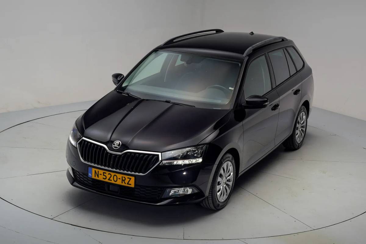 Škoda Fabia Skoda Fabia COMBI 1.0 TSI Ambition [ Navi Apple/Android Climate Adapt.cruise ]