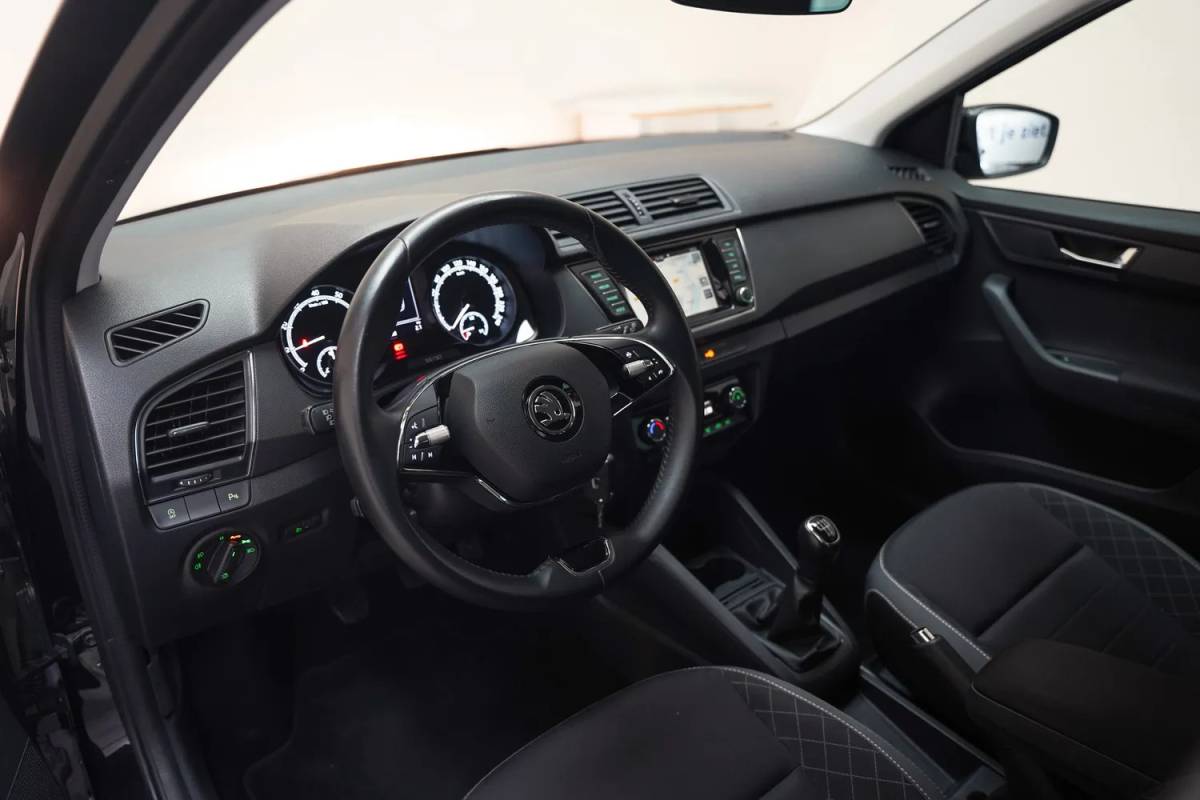 Škoda Fabia Skoda Fabia COMBI 1.0 TSI Ambition [ Navi Apple/Android Climate Adapt.cruise ]