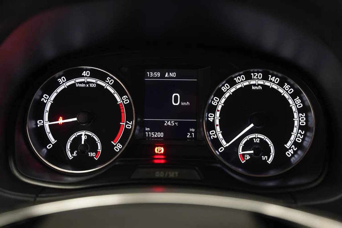 Škoda Fabia Skoda Fabia COMBI 1.0 TSI Ambition [ Navi Apple/Android Climate Adapt.cruise ]