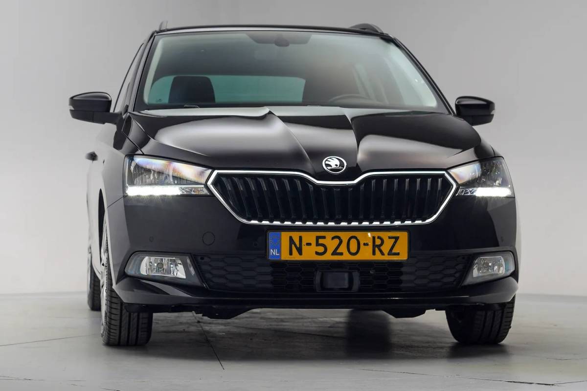 Škoda Fabia Skoda Fabia COMBI 1.0 TSI Ambition [ Navi Apple/Android Climate Adapt.cruise ]