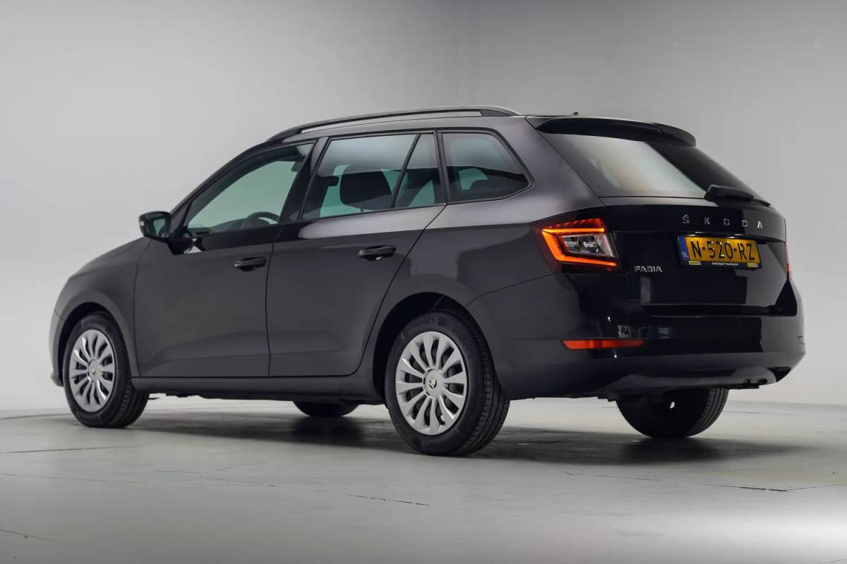 Škoda Fabia Skoda Fabia COMBI 1.0 TSI Ambition [ Navi Apple/Android Climate Adapt.cruise ]