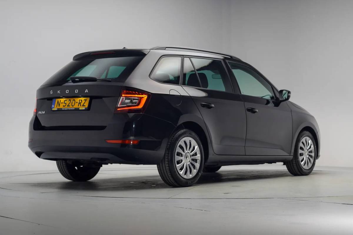 Škoda Fabia Skoda Fabia COMBI 1.0 TSI Ambition [ Navi Apple/Android Climate Adapt.cruise ]