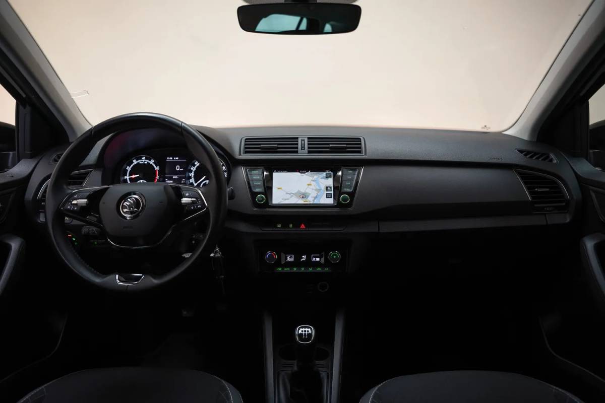 Škoda Fabia Skoda Fabia COMBI 1.0 TSI Ambition [ Navi Apple/Android Climate Adapt.cruise ]