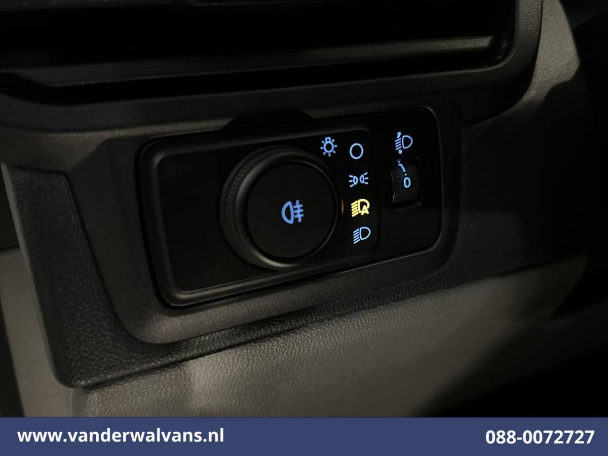 Ford Transit Custom Ford Transit Custom 2.0 TDCI 136pk L1H1 Euro6 Airco | Camera | LED | Apple Carplay | Cruisecontrol Android Auto, Verwarmde voorruit, Parkeersensoren, Bijrijdersbank