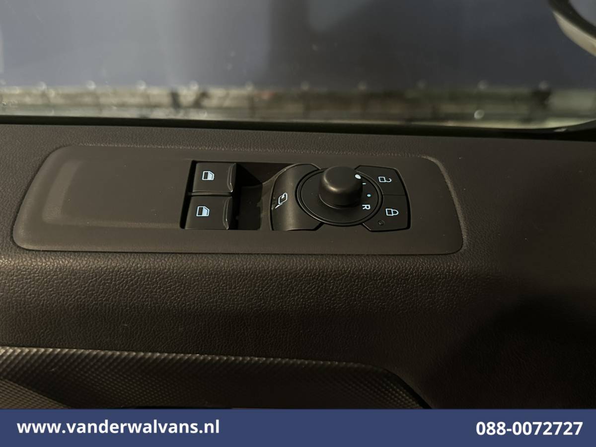 Ford Transit Custom Ford Transit Custom 2.0 TDCI 136pk L1H1 Euro6 Airco | Camera | LED | Apple Carplay | Cruisecontrol Android Auto, Verwarmde voorruit, Parkeersensoren, Bijrijdersbank