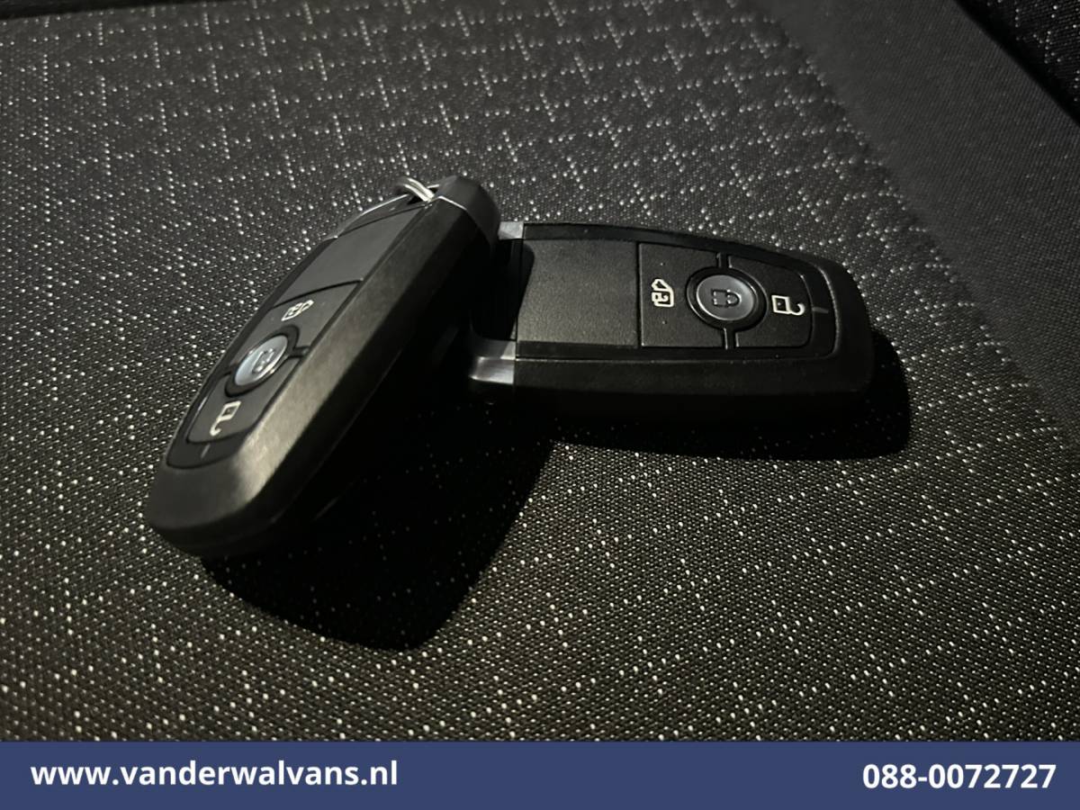 Ford Transit Custom Ford Transit Custom 2.0 TDCI 136pk L1H1 Euro6 Airco | Camera | LED | Apple Carplay | Cruisecontrol Android Auto, Verwarmde voorruit, Parkeersensoren, Bijrijdersbank
