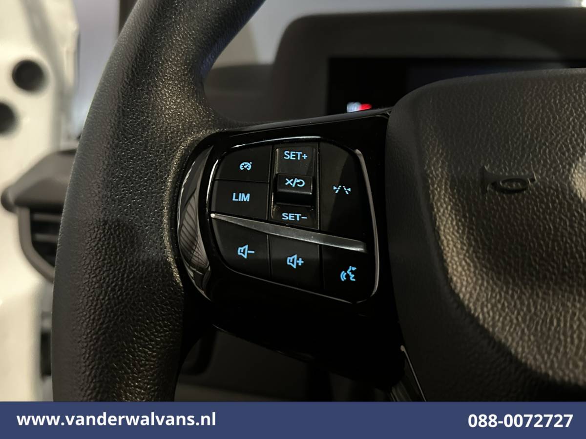 Ford Transit Custom Ford Transit Custom 2.0 TDCI 136pk L1H1 Euro6 Airco | Camera | LED | Apple Carplay | Cruisecontrol Android Auto, Verwarmde voorruit, Parkeersensoren, Bijrijdersbank
