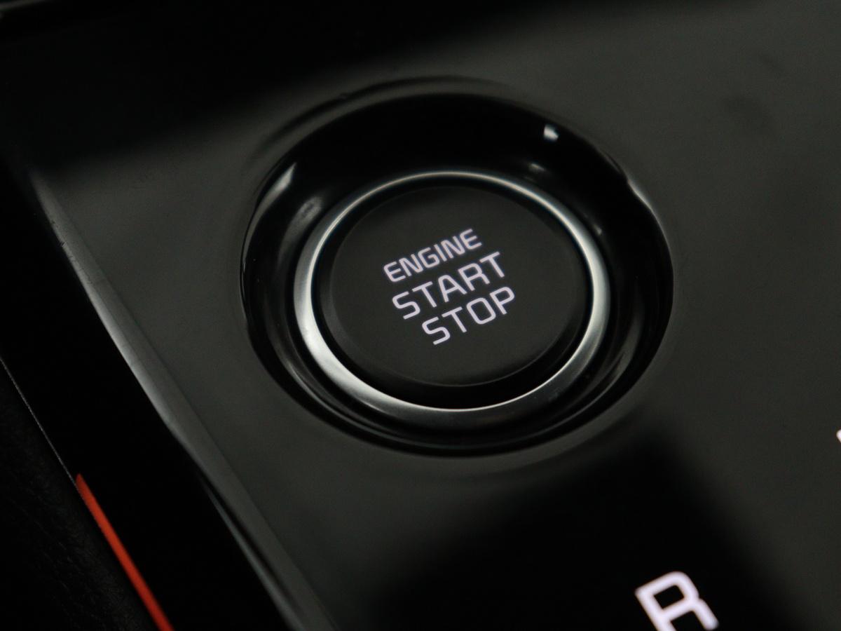 Kia Sportage Kia Sportage 1.6 T-GDi MHEV GT-Line Edition | Panoramadak | Leder | Stuur/stoel verwarming | Adaptive cruise | Dode hoek | Carplay | Camera | Park assist | Trekhaak | Achterbank verwarming