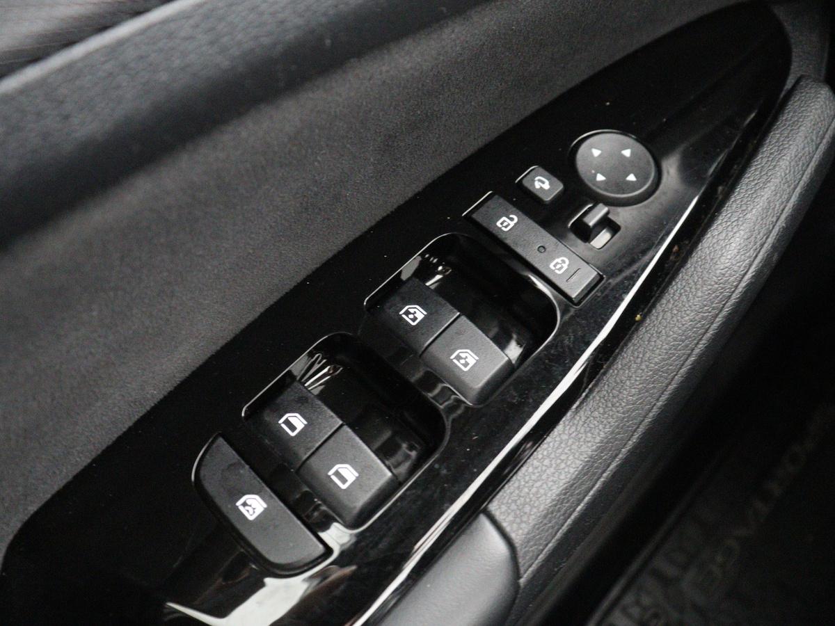 Kia Sportage Kia Sportage 1.6 T-GDi MHEV GT-Line Edition | Panoramadak | Leder | Stuur/stoel verwarming | Adaptive cruise | Dode hoek | Carplay | Camera | Park assist | Trekhaak | Achterbank verwarming