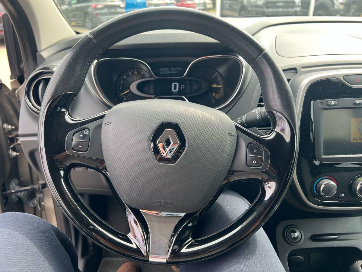 Renault Captur Renault Captur 1.2 TCe Expression 120pk Automaat | Trekhaak | Cruise control | Hoge instap | Airco | Navigatie