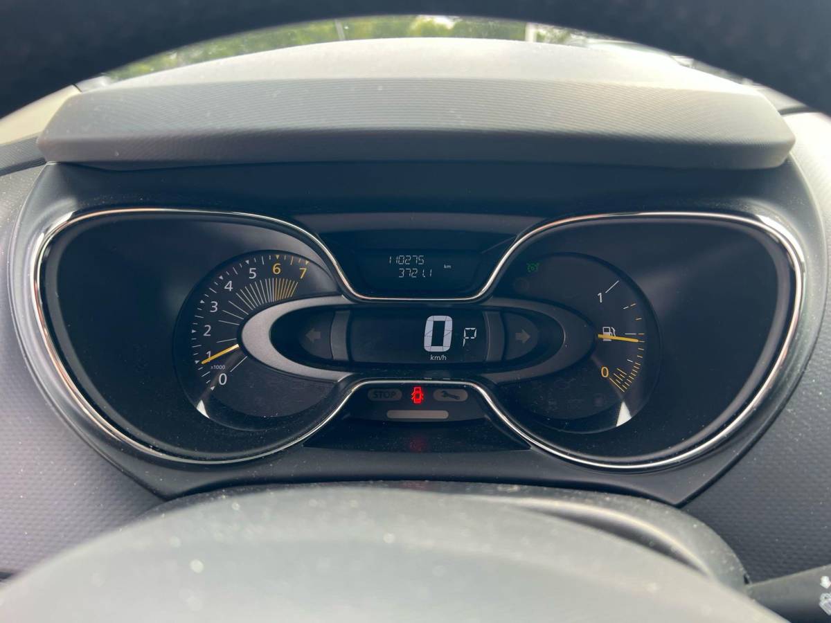 Renault Captur Renault Captur 1.2 TCe Expression 120pk Automaat | Trekhaak | Cruise control | Hoge instap | Airco | Navigatie