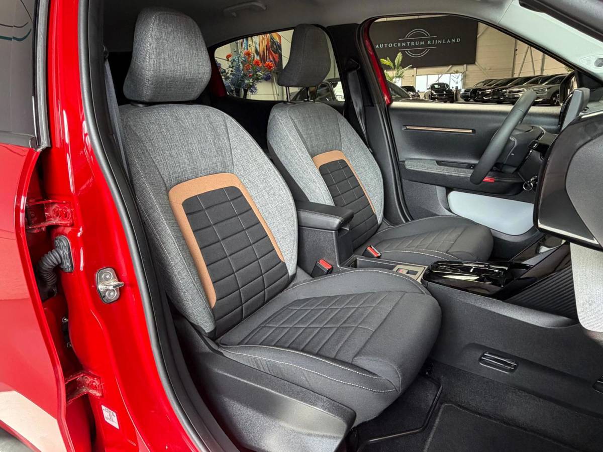 Citroën C3 Aircross Citroen C3 AIRCROSS 1.2 Hybrid 145pk Plus, 1 Jaar Bovag Garantie, Automaat, camera, Carplay
