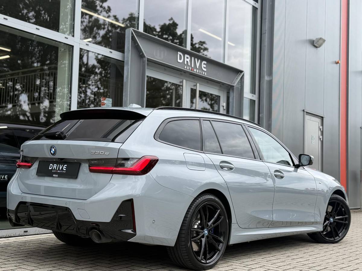 BMW 3 Serie BMW 3-serie Touring 330e xDrive M-Sport Pro |Pano|Driving Ass Prof|Innovation|360Cam|19″|
