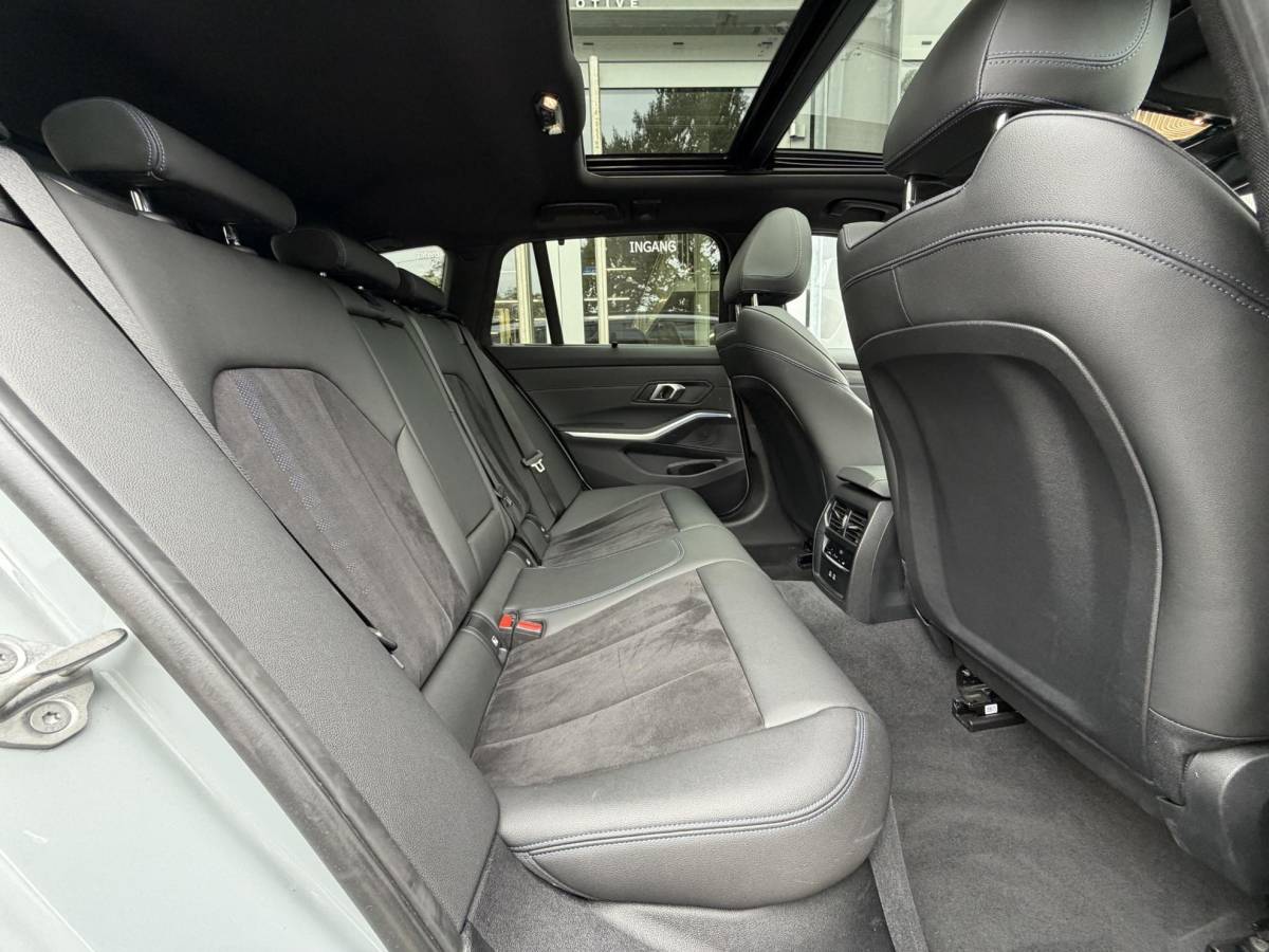 BMW 3 Serie BMW 3-serie Touring 330e xDrive M-Sport Pro |Pano|Driving Ass Prof|Innovation|360Cam|19″|