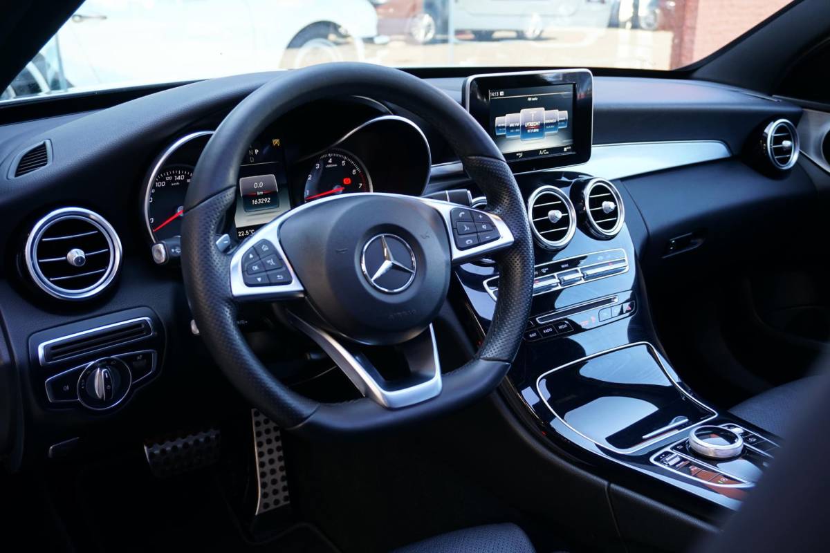 Mercedes-Benz C-Klasse Mercedes-Benz C-klasse Estate 180 Business Solution AMG + CAMERA / PANO / DODEHOEK / NAVI / LEDER