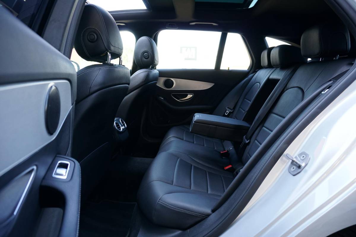 Mercedes-Benz C-Klasse Mercedes-Benz C-klasse Estate 180 Business Solution AMG + CAMERA / PANO / DODEHOEK / NAVI / LEDER