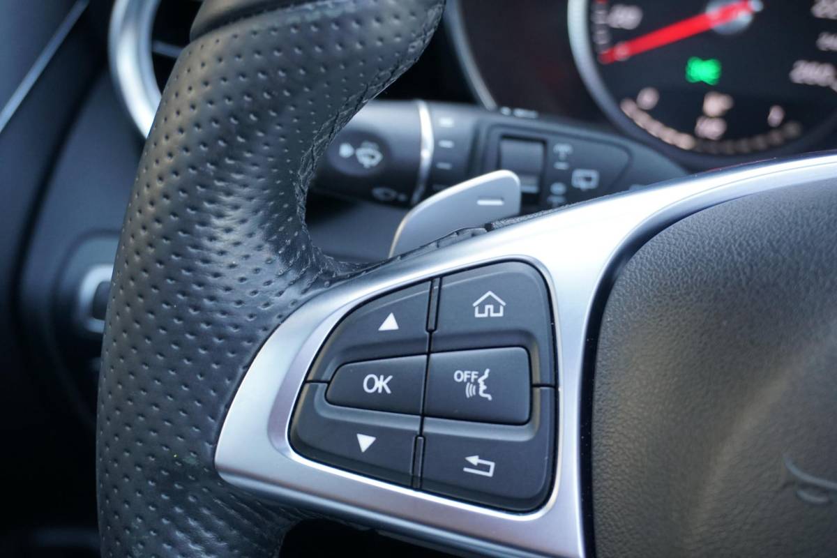 Mercedes-Benz C-Klasse Mercedes-Benz C-klasse Estate 180 Business Solution AMG + CAMERA / PANO / DODEHOEK / NAVI / LEDER