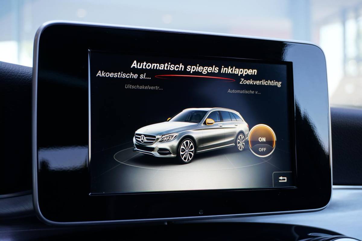 Mercedes-Benz C-Klasse Mercedes-Benz C-klasse Estate 180 Business Solution AMG + CAMERA / PANO / DODEHOEK / NAVI / LEDER