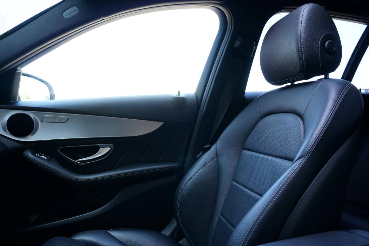 Mercedes-Benz C-Klasse Mercedes-Benz C-klasse Estate 180 Business Solution AMG + CAMERA / PANO / DODEHOEK / NAVI / LEDER