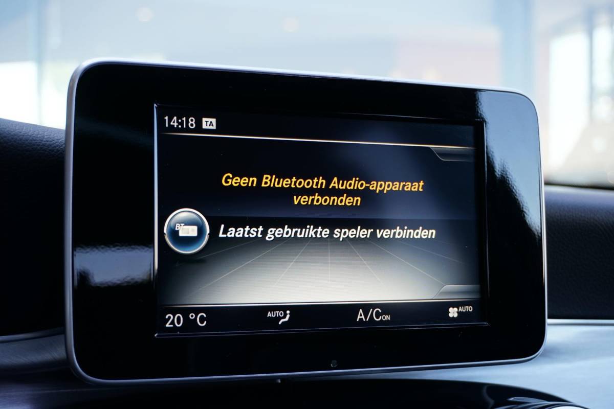 Mercedes-Benz C-Klasse Mercedes-Benz C-klasse Estate 180 Business Solution AMG + CAMERA / PANO / DODEHOEK / NAVI / LEDER