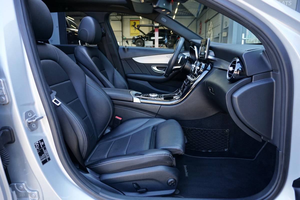 Mercedes-Benz C-Klasse Mercedes-Benz C-klasse Estate 180 Business Solution AMG + CAMERA / PANO / DODEHOEK / NAVI / LEDER
