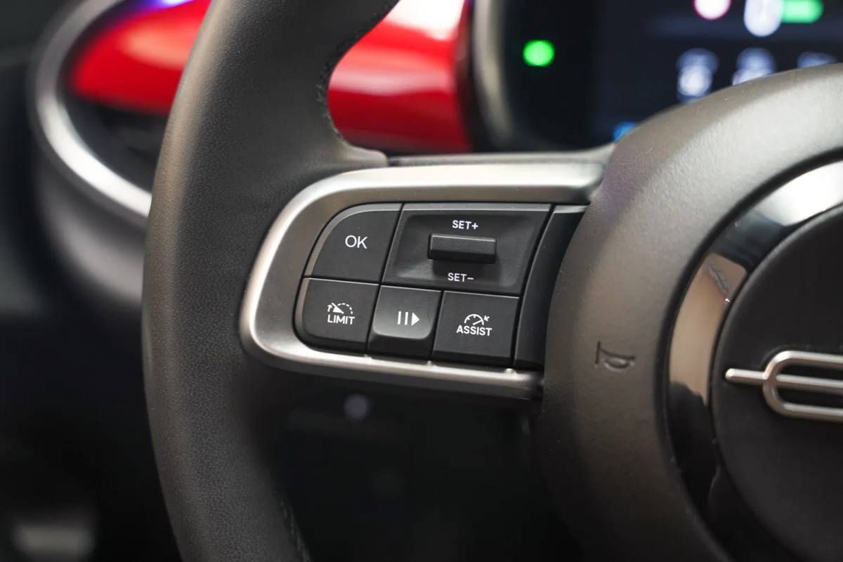 Fiat 600e Fiat 600e RED 54 kWh [ LED Apple/Android Climate Cruise ]