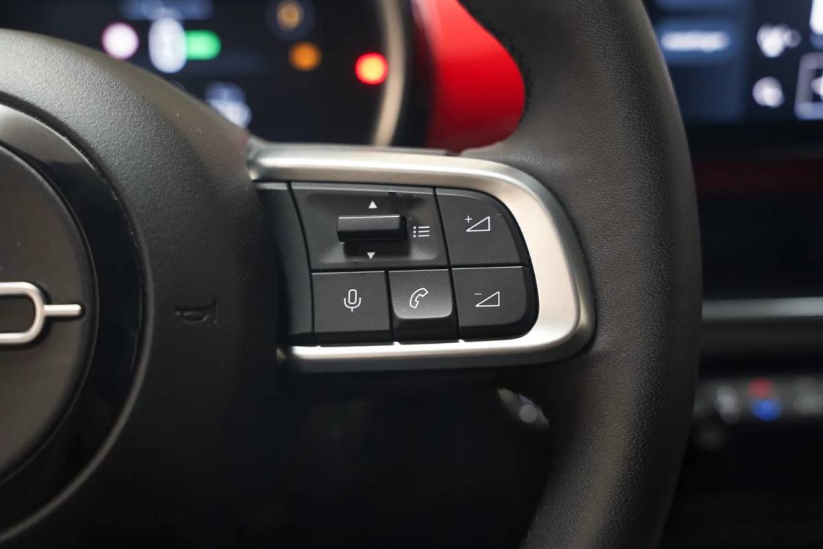 Fiat 600e Fiat 600e RED 54 kWh [ LED Apple/Android Climate Cruise ]