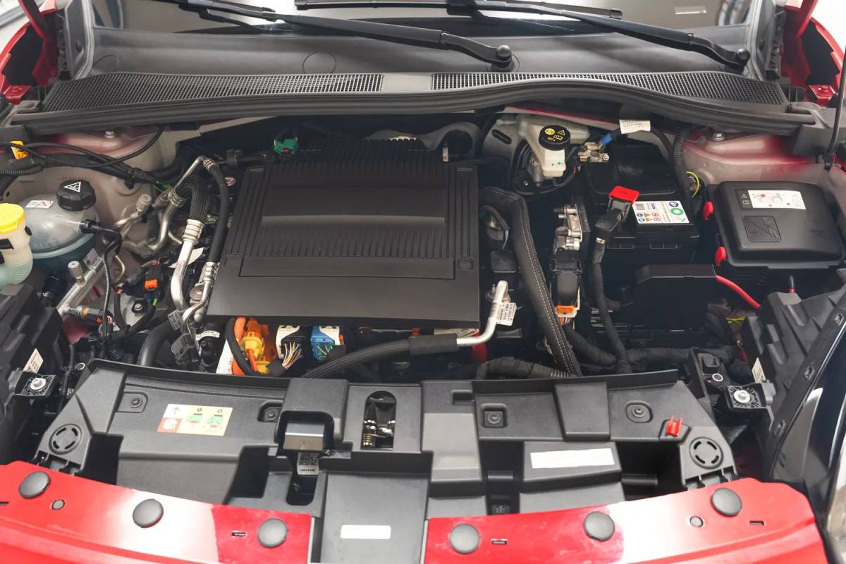 Fiat 600e Fiat 600e RED 54 kWh [ LED Apple/Android Climate Cruise ]