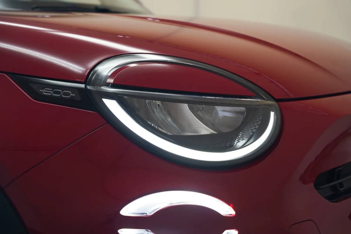 Fiat 600e Fiat 600e RED 54 kWh [ LED Apple/Android Climate Cruise ]