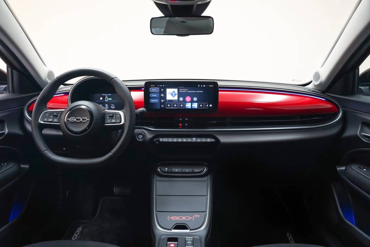 Fiat 600e Fiat 600e RED 54 kWh [ LED Apple/Android Climate Cruise ]