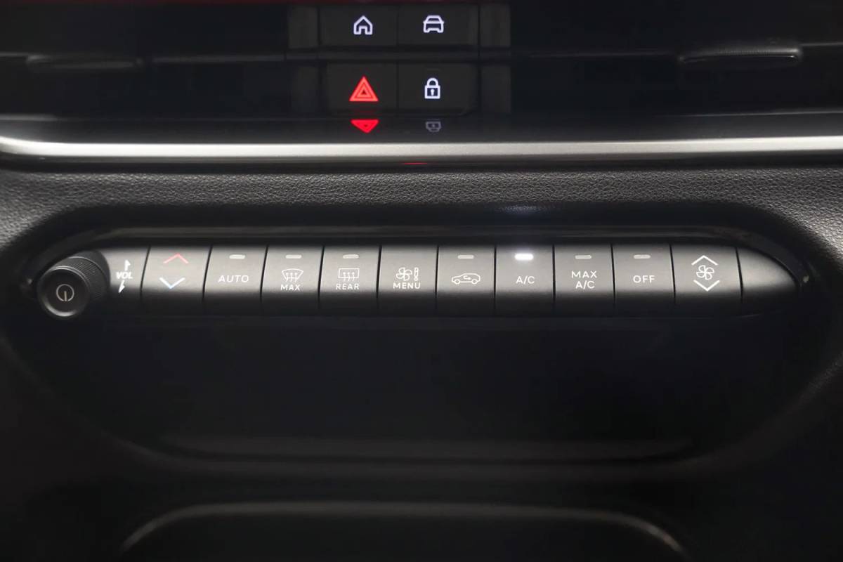 Fiat 600e Fiat 600e RED 54 kWh [ LED Apple/Android Climate Cruise ]