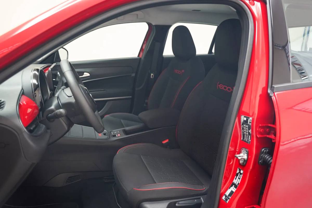 Fiat 600e Fiat 600e RED 54 kWh [ LED Apple/Android Climate Cruise ]