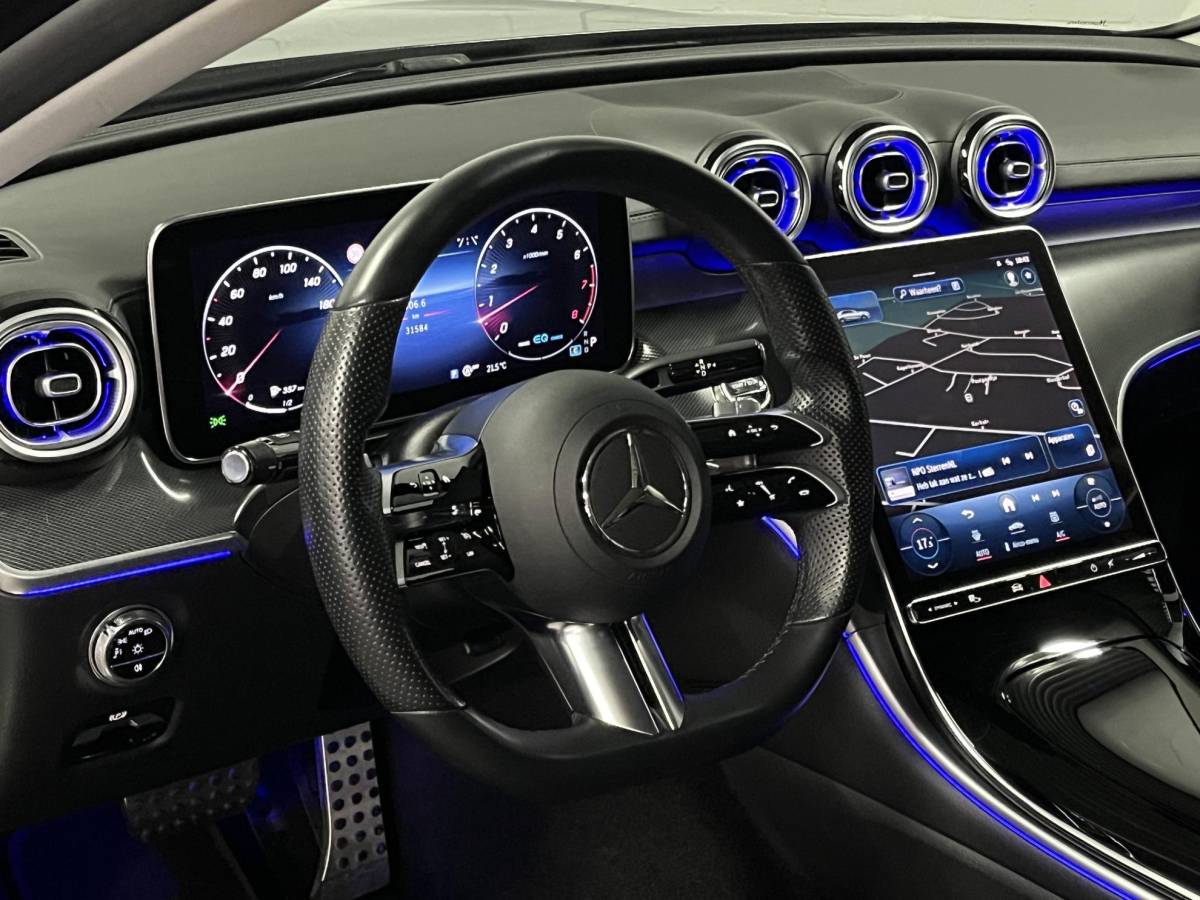 Mercedes-Benz C-Klasse Mercedes-Benz C-klasse 180 AMG Line Ambiente verlichting | Cruise control | Stoelverwarming | Achteruitrij camera | AMG wielen | Carplay | Dodehoek | Navigatie