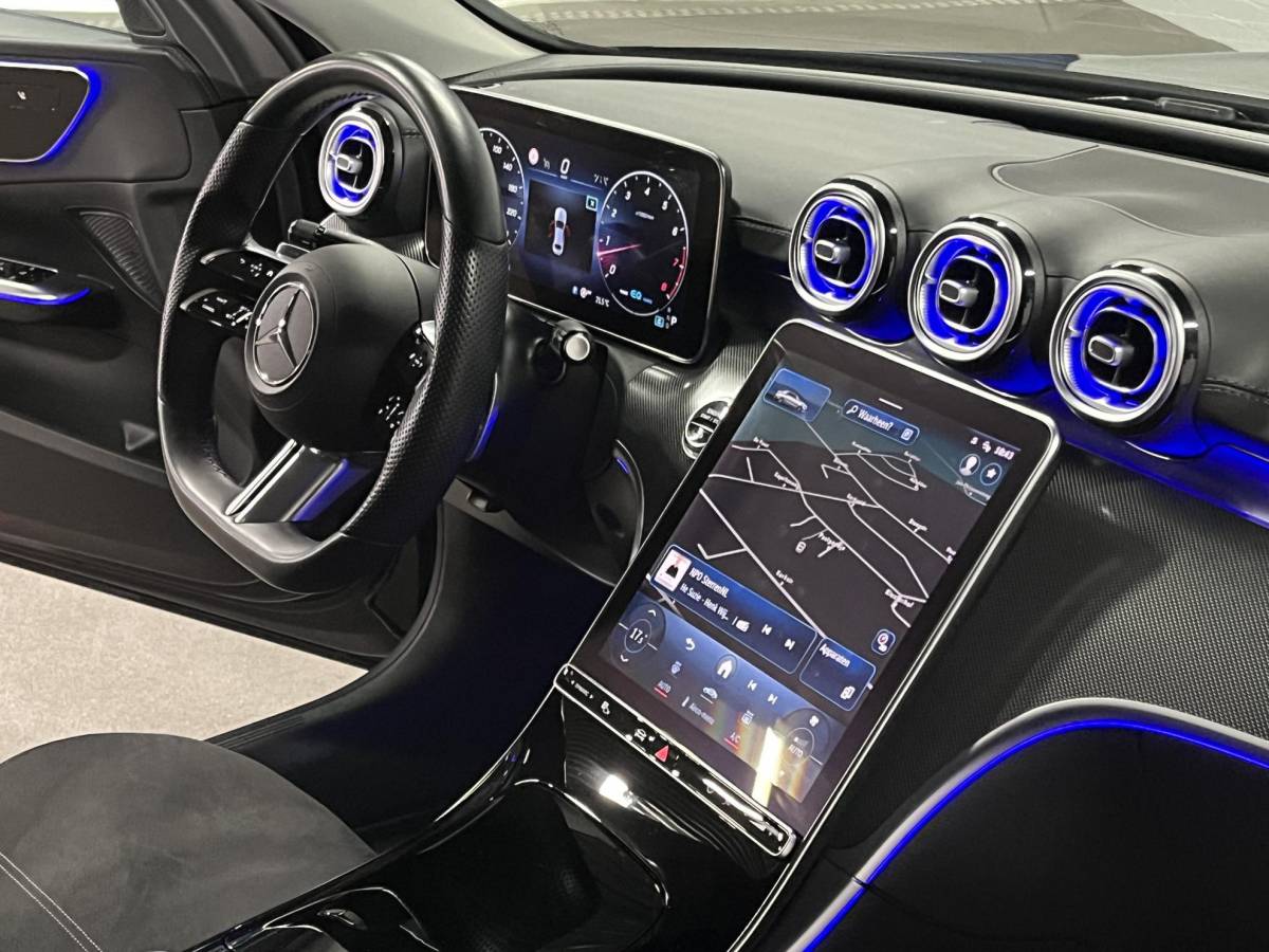 Mercedes-Benz C-Klasse Mercedes-Benz C-klasse 180 AMG Line Ambiente verlichting | Cruise control | Stoelverwarming | Achteruitrij camera | AMG wielen | Carplay | Dodehoek | Navigatie