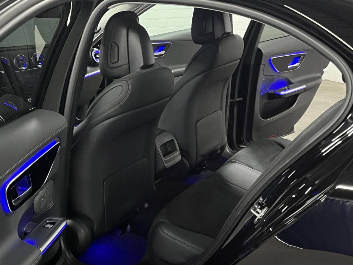 Mercedes-Benz C-Klasse Mercedes-Benz C-klasse 180 AMG Line Ambiente verlichting | Cruise control | Stoelverwarming | Achteruitrij camera | AMG wielen | Carplay | Dodehoek | Navigatie