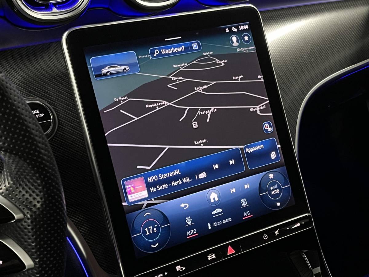 Mercedes-Benz C-Klasse Mercedes-Benz C-klasse 180 AMG Line Ambiente verlichting | Cruise control | Stoelverwarming | Achteruitrij camera | AMG wielen | Carplay | Dodehoek | Navigatie
