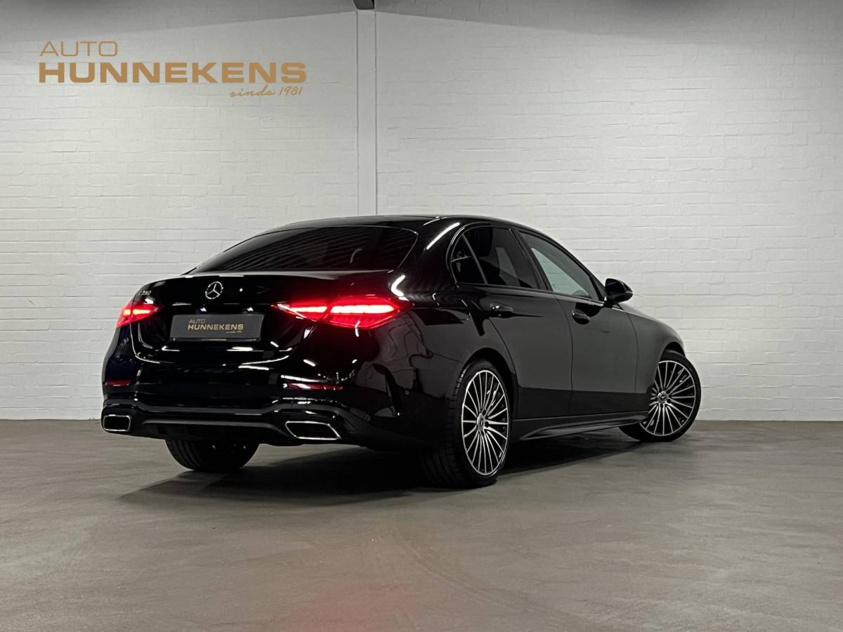 Mercedes-Benz C-Klasse Mercedes-Benz C-klasse 180 AMG Line Ambiente verlichting | Cruise control | Stoelverwarming | Achteruitrij camera | AMG wielen | Carplay | Dodehoek | Navigatie