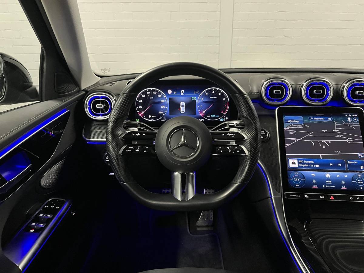 Mercedes-Benz C-Klasse Mercedes-Benz C-klasse 180 AMG Line Ambiente verlichting | Cruise control | Stoelverwarming | Achteruitrij camera | AMG wielen | Carplay | Dodehoek | Navigatie