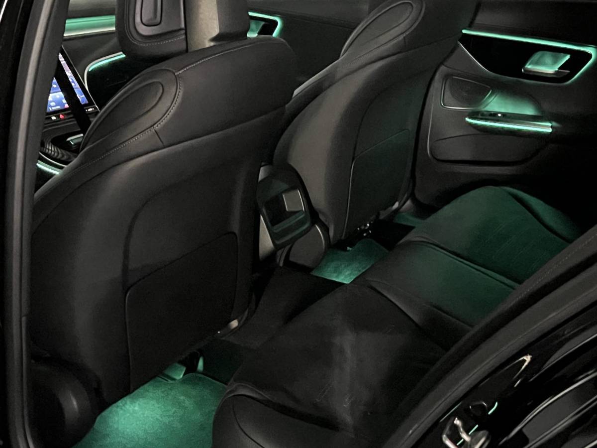 Mercedes-Benz C-Klasse Mercedes-Benz C-klasse 180 AMG Line Ambiente verlichting | Cruise control | Stoelverwarming | Achteruitrij camera | AMG wielen | Carplay | Dodehoek | Navigatie