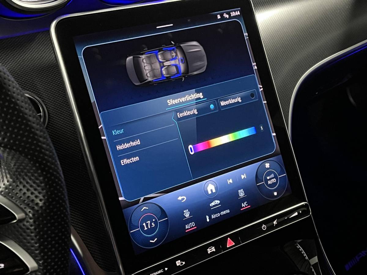 Mercedes-Benz C-Klasse Mercedes-Benz C-klasse 180 AMG Line Ambiente verlichting | Cruise control | Stoelverwarming | Achteruitrij camera | AMG wielen | Carplay | Dodehoek | Navigatie